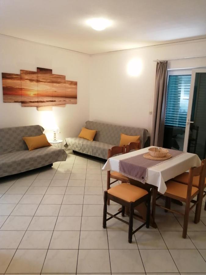 Apartments Ria Baška Voda Buitenkant foto
