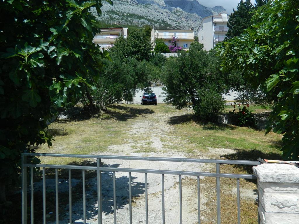 Apartments Ria Baška Voda Buitenkant foto