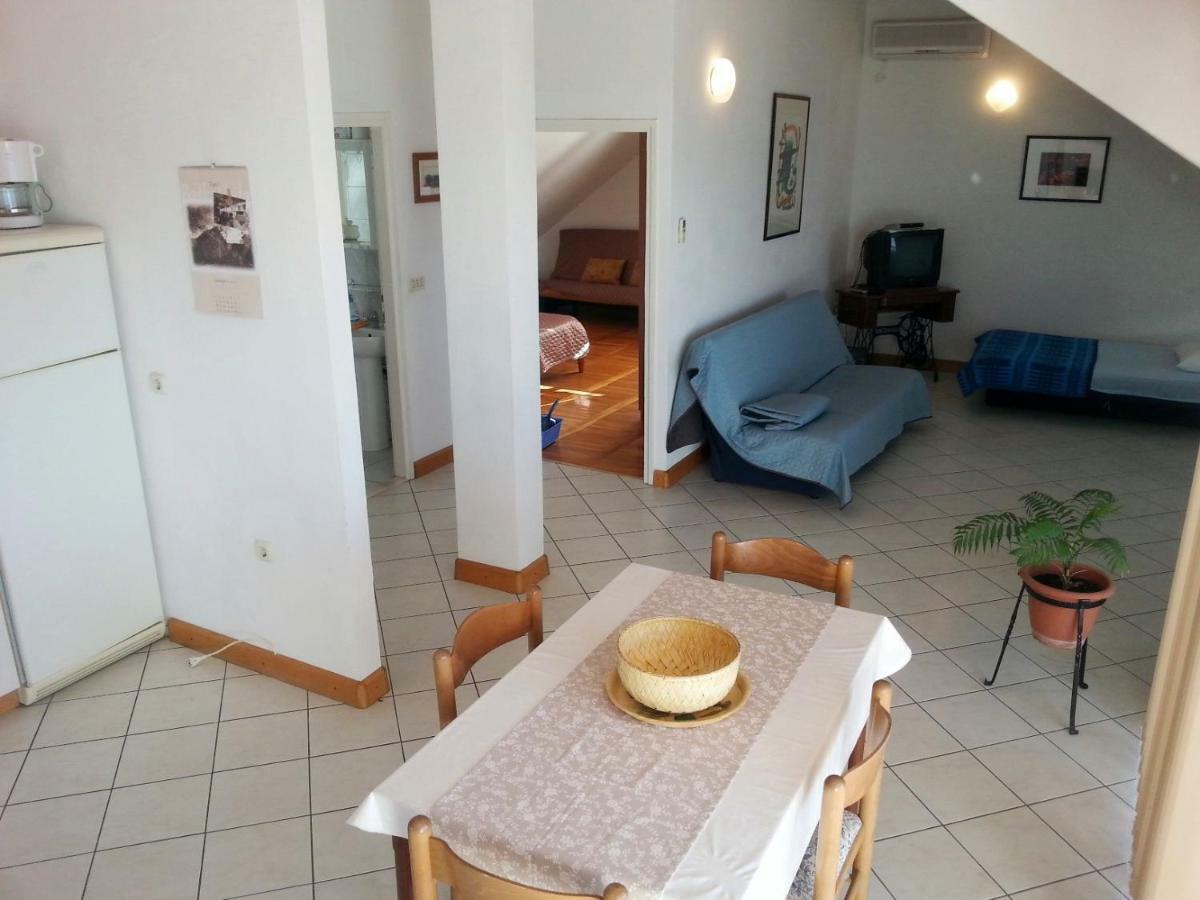 Apartments Ria Baška Voda Buitenkant foto